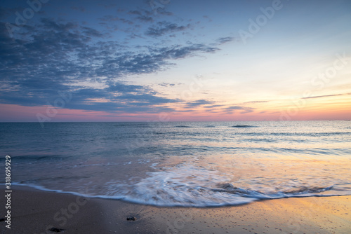 Fototapeta Naklejka Na Ścianę i Meble -  Beautiful sunrise over the sea.