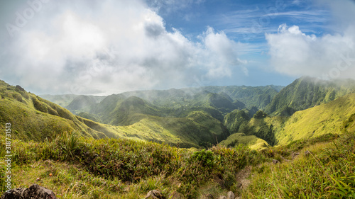 Fotografia Mount Pelee green volcano hillside panorama, Martinique,  French overseas depart