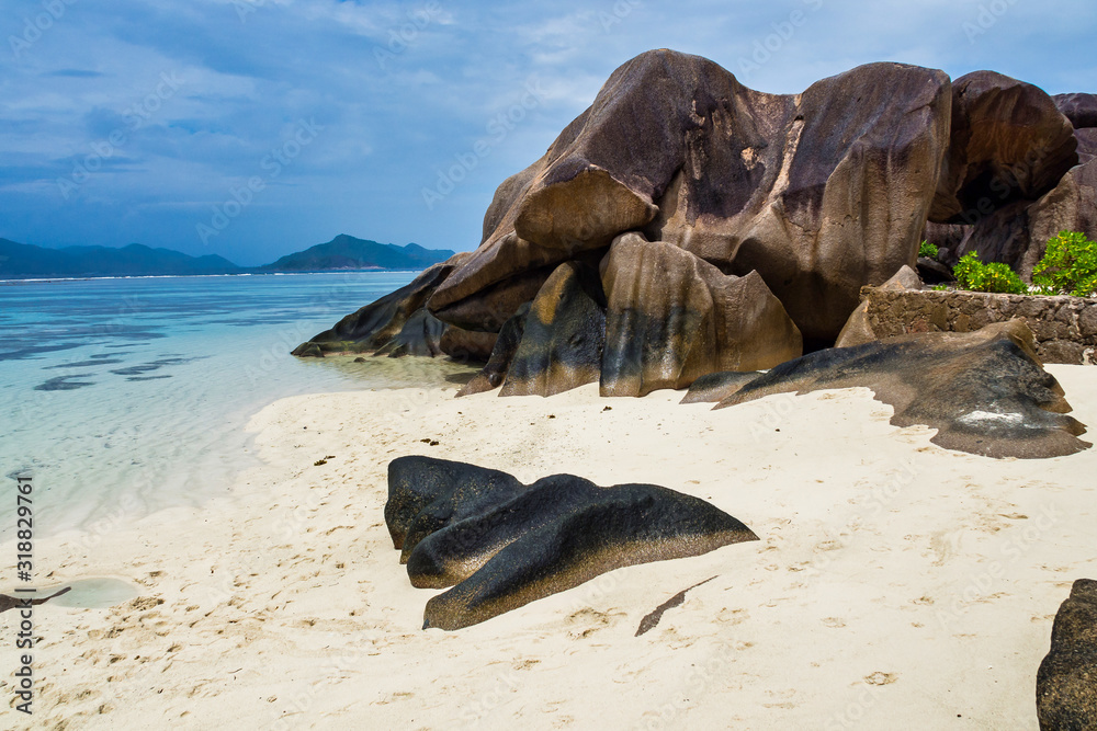 Fototapeta premium Anse Source d Argent paradise beach, La Digue Island, Seyshelles
