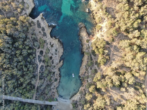 vista aerea de una playa de mallorca con aguas cristalinas de color turquesa concepto de vacaciones verano y viajar