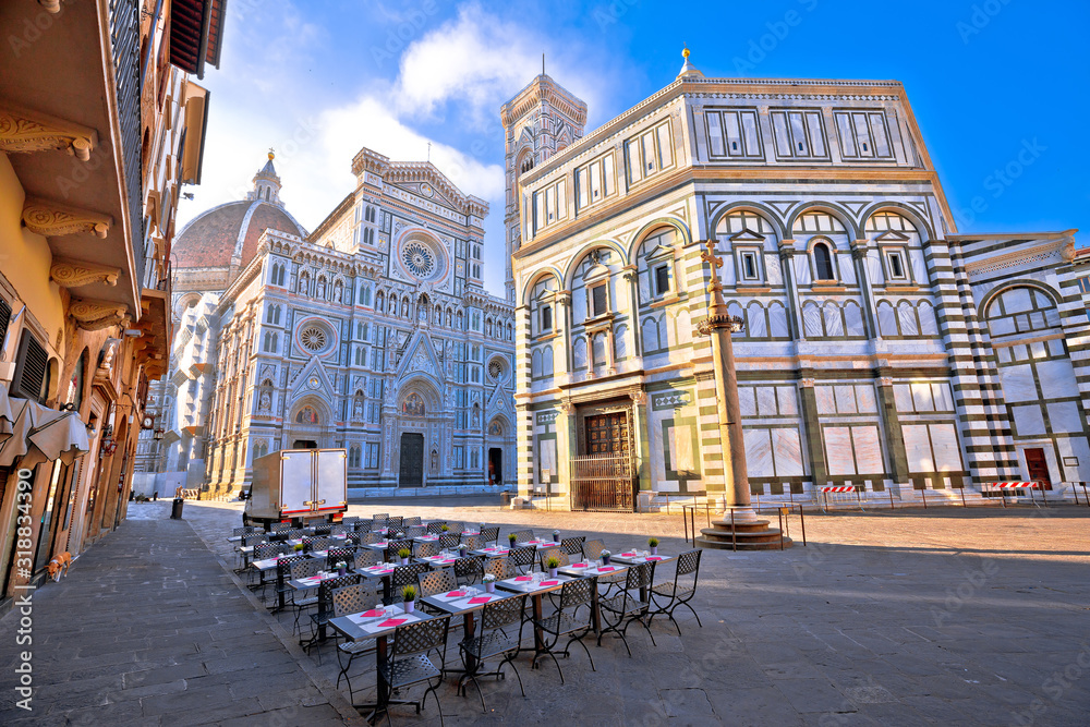 Naklejka premium Majestic cathedral Santa Maria del Fiore in Florence