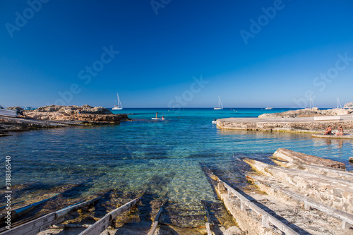 Cala de pescadores en Formentera (Es Caló)