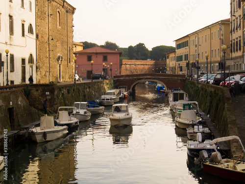 Italia, Toscana, la città di Livorno. lI canale nel quartiere Venezia. photo