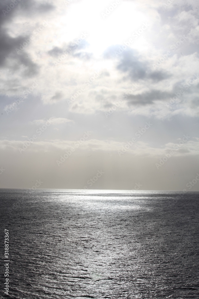 Obraz premium sun on the water