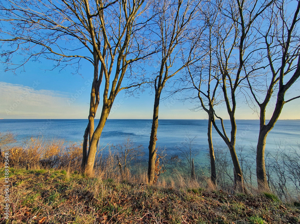 Brzeg morza. Morze Bałtyckie, Gdynia Orłowo. Polska. Brzeg morza. Morze Bałtyckie, Gdynia Orłowo. Polska.