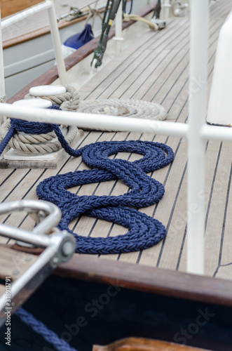 éléments  et corde de voilier et bateau © Christian