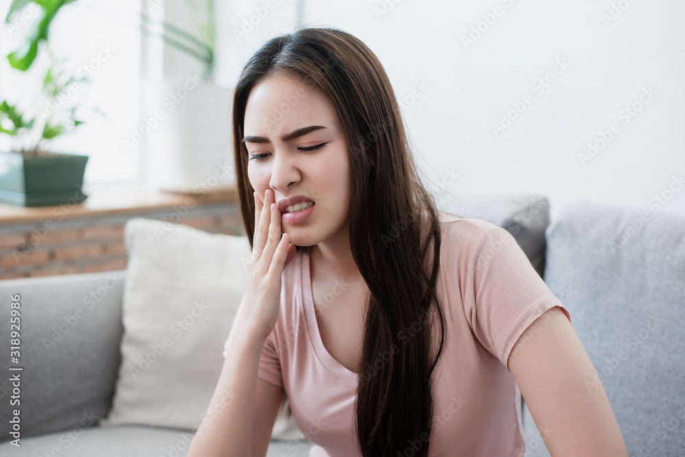 Asian teenage girls are toothaches. Asian teenage girls are toothaches.