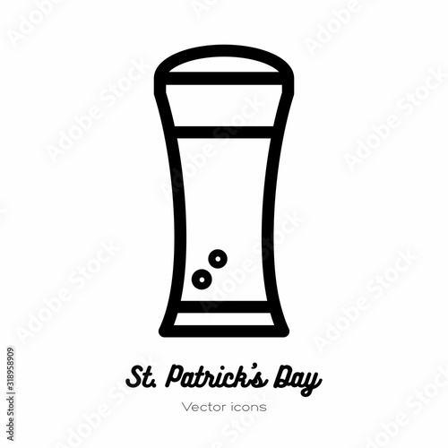 Saint Patricks day beer glass, pint mug, tankard vector icon. Black white line art flat icon for logo, sign, button. Minimalist st Patricks day menu, flyer, poster. Isolated Patrick beer drinkware.