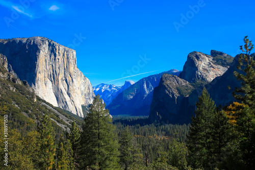 Panorama  Yosemite Valley mit dem Bergmassiv Half Dome