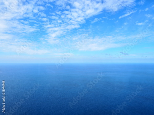青ヶ島の蒼い蒼い海 © TABACO