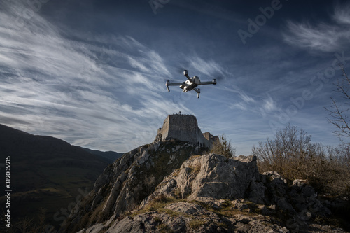 Château de Montségur avec un drone, Ariège, Occitanie
