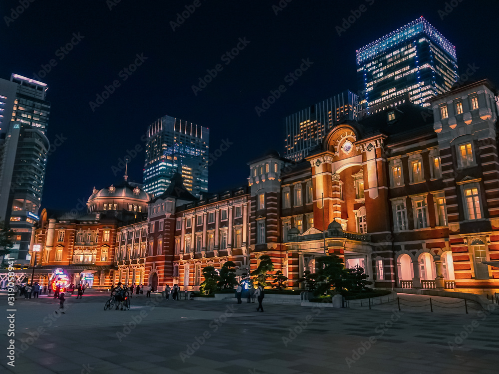 Obraz premium 東京駅 / 東京 / 丸の内 / 夜景
