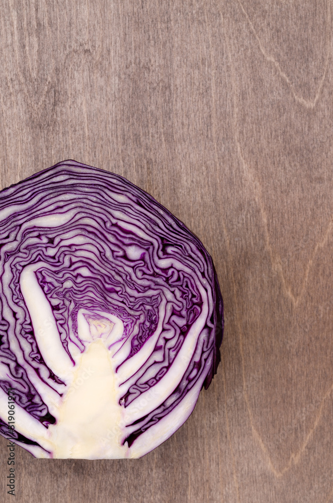 Obraz premium Cut head of red cabbage
