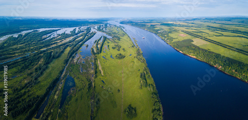 Tableau sur toile Aerial panorama of the river of Kama at sunny summer day, Russia