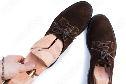 men brown dress shoes