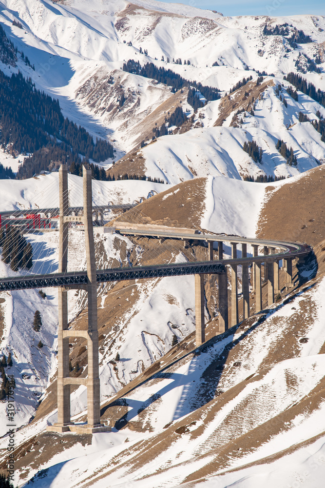 Chine Xinjiang Guozigou bridge (Talki Bridge) in winter season.