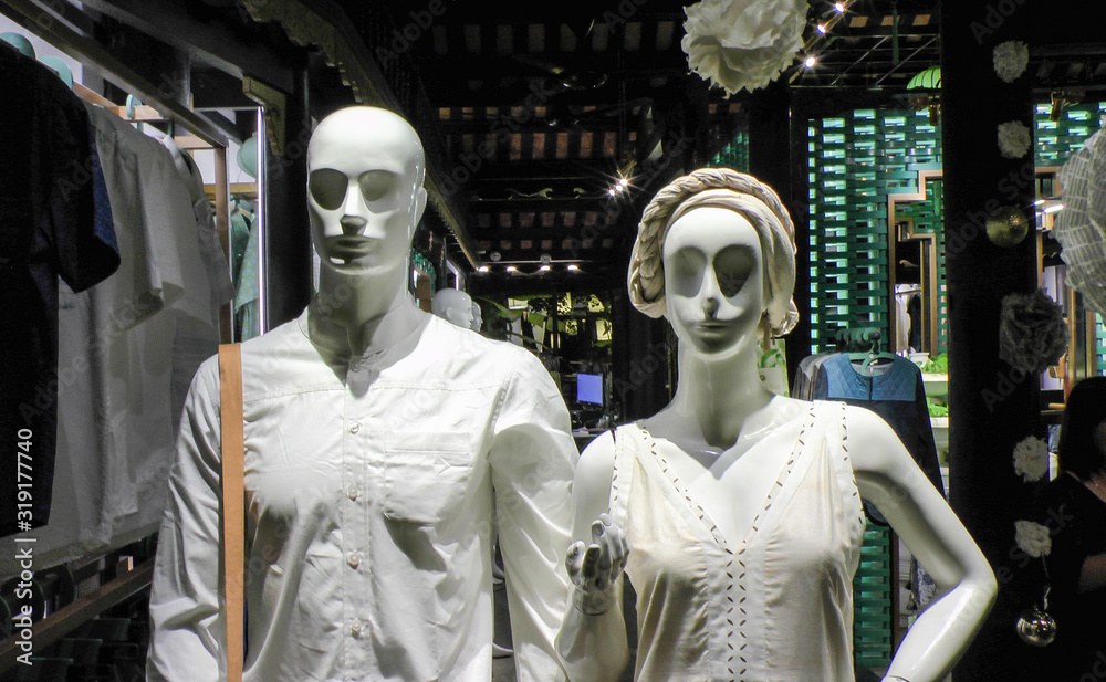 Unusual mannequin figures of a guy and a girl Unusual mannequin figures of a guy and a girl