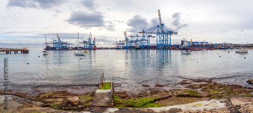 Εκτύπωση καμβά Malta Freeport Terminals, an international port in the Mediterranean sea region,