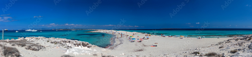 Panorámica de la playa de Ses Illetes Formentera