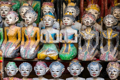 Holzfiguren als Souvenir aus Bali, Indonesien