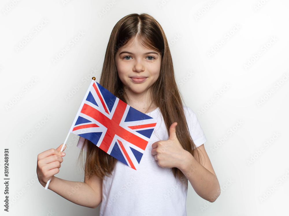 Britain young. Дети на фоне флага Британии. Нарисовать английский флаг. Британский флаг рисунок для детей.