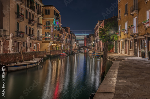 grand canal in venice by night