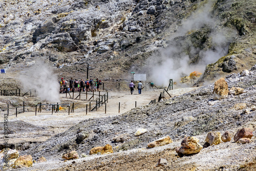 Billede på lærred Solfatara di Pozzuoli (Napoli) panorama with people