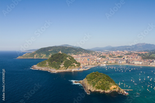 La Concha Bay, San Sebastian or Donostia, Basque Country, Spain. © natursports