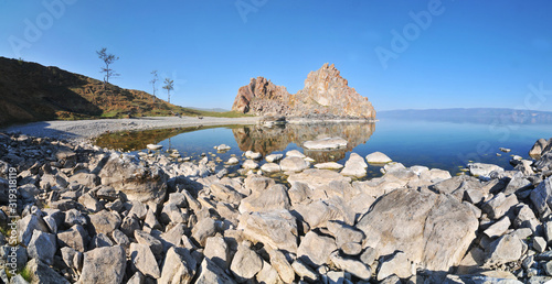 Jezioro Bajkał - skała szamanka, Rosja