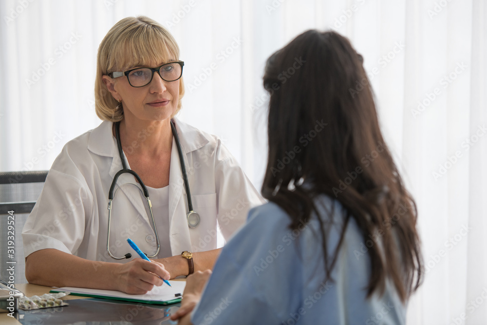 The doctor examined the patient's history The doctor examined the patient's history