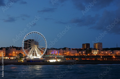Coast Line and Ferris Wheel in Brighton England © inspi