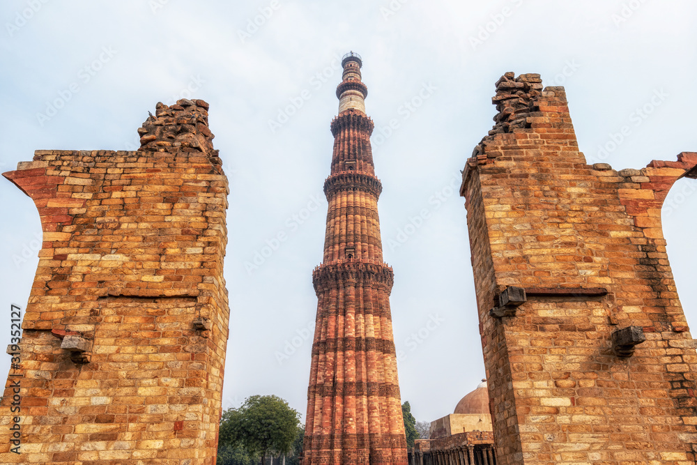 qutub minar in new delhi