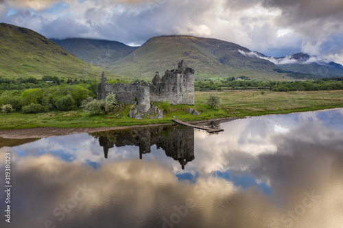 Quadro su tela Drone shot of Kilchurn Castle, Scotland