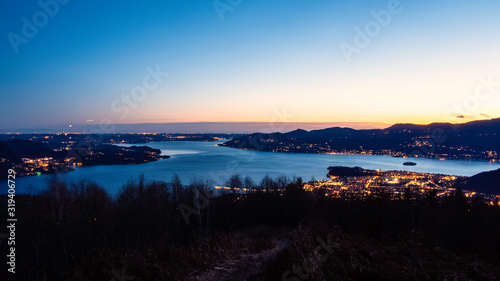 Lago Maggiore fotografato dal piazzale della chiesa di San Salvatore a Premeno (VB), Piemonte, Italia.