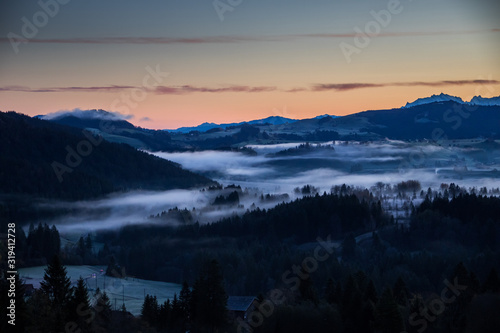 Morgennebel in der Schweiz