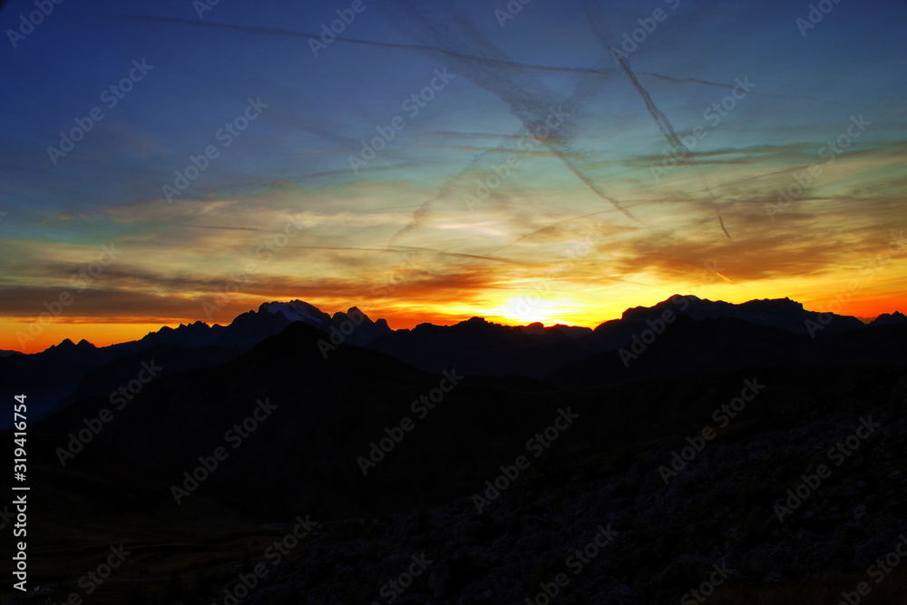 Fototapeta premium beautiful sunset view on the top of mountain