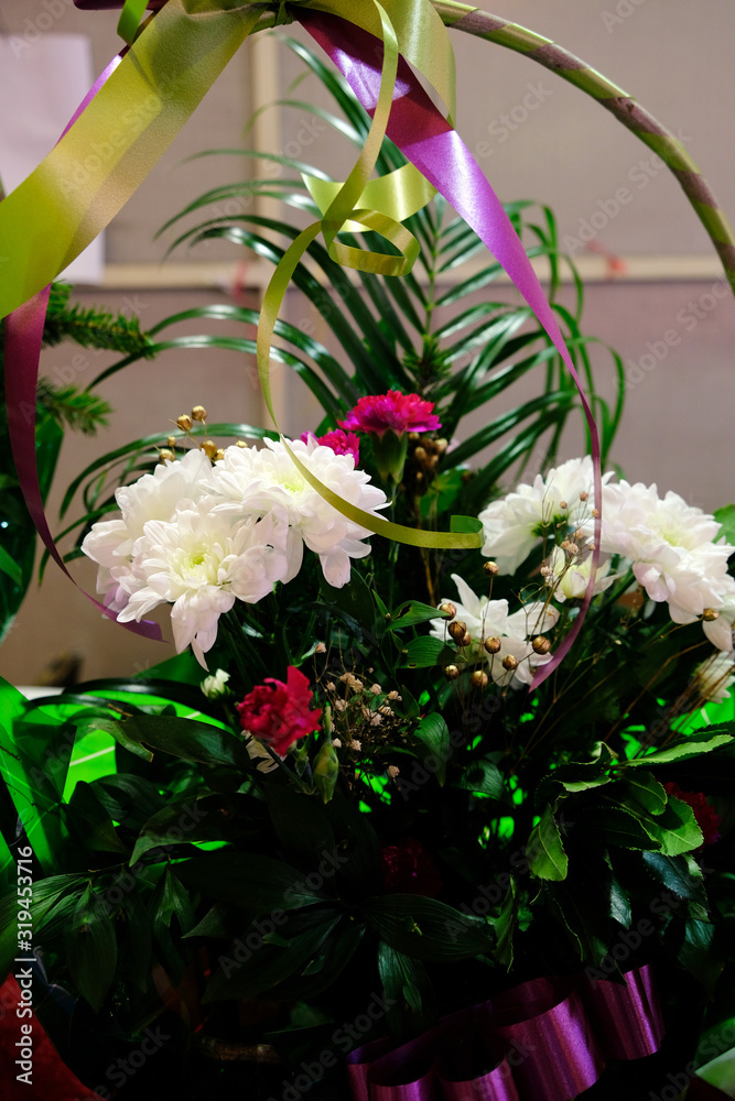 arrangement of white flowers 