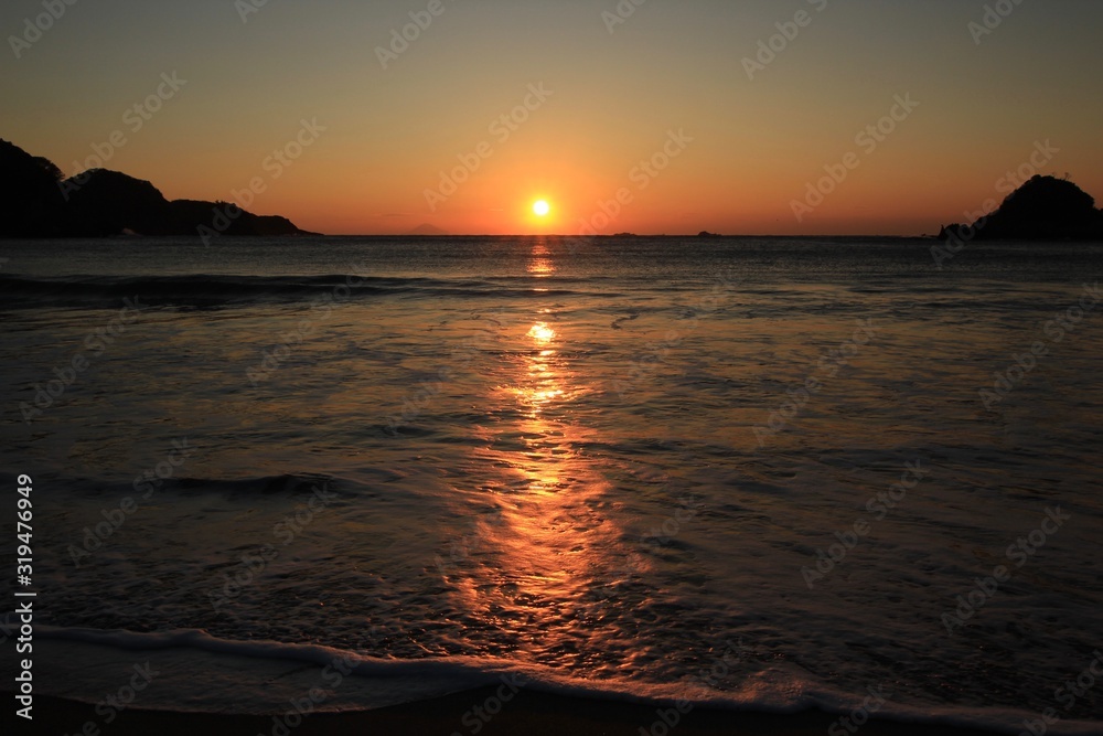 南伊豆　弓ヶ浜の朝日