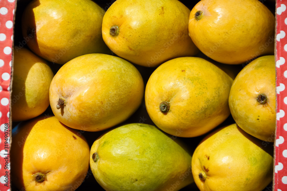 Top view of mangoes 