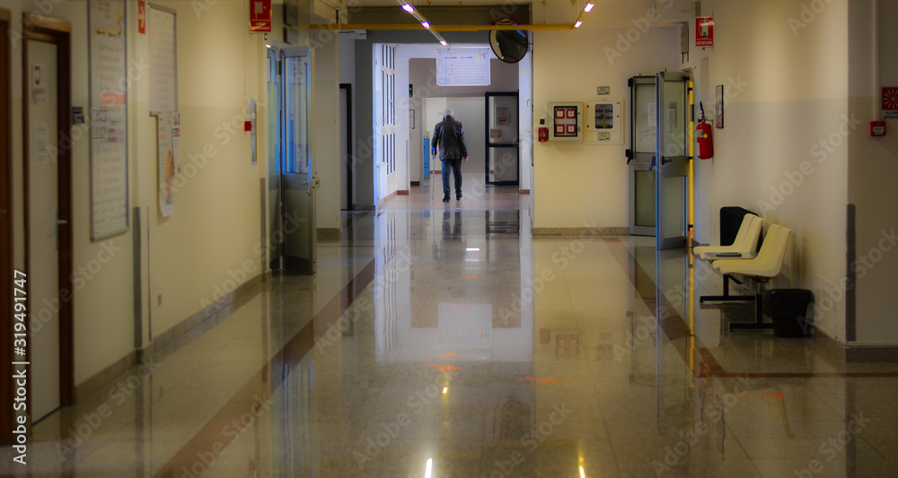 the corridor of a hospital - obrazy, fototapety, plakaty 