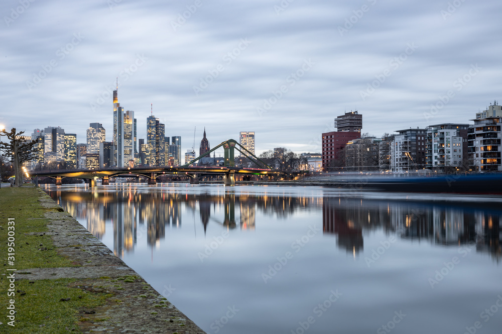 Fototapeta premium Panoramę Frankfurtu