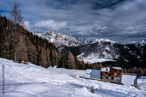 Dolomiti, paesaggio invernale © scabrn