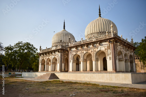 Sultan Quli Qutb Mulk's tomb was built in 1543. Seven Tombs © Pleasant Mode Studio