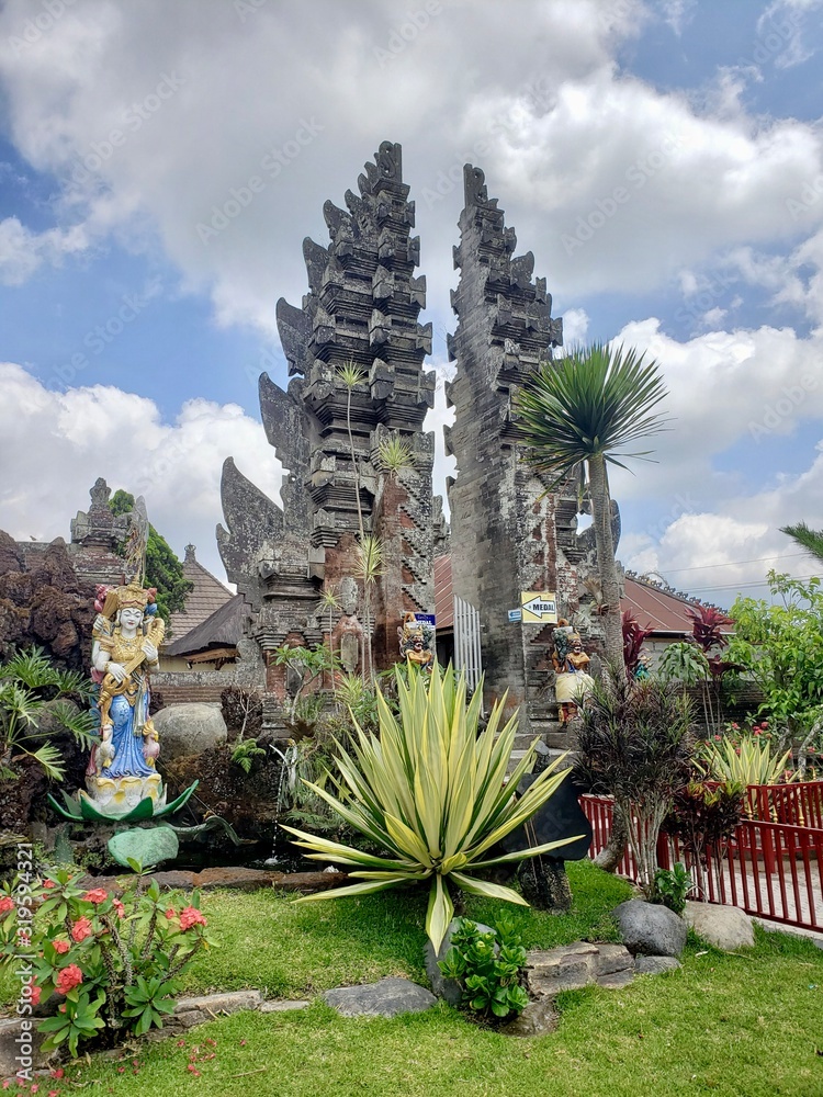 Bali pagoda gate