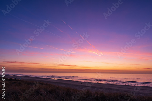 Sonnenuntergang über der Nordsee bei Egmond aan Zee/Niederlande