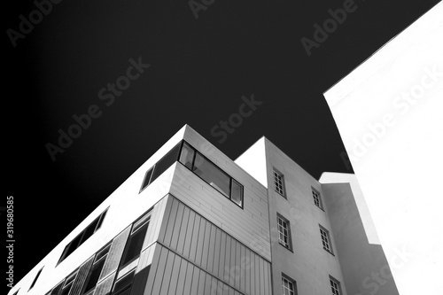 architecture berlinoise noire et blanc