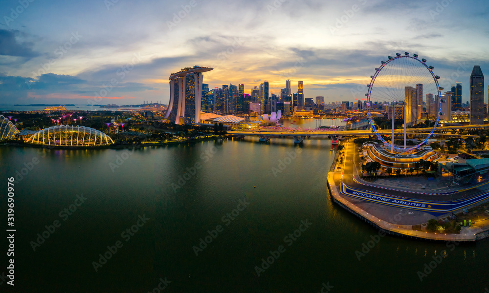 Fototapeta premium Apr 20/2019 Marina bay in sunset over look to Singapore central business district