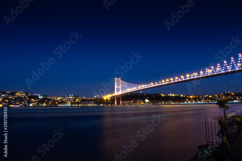 Fototapeta Naklejka Na Ścianę i Meble -  Bosphorus bridge at night istanbul 