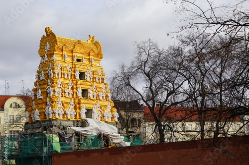 Die Baustelle des Sri-Ganesha-Hindu-Tempels in Berlin-Neukölln photo