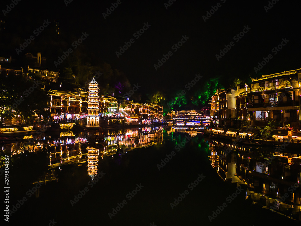Fototapeta premium Scenery view in the night of fenghuang old town .phoenix ancient town or Fenghuang County is a county of Hunan Province, China